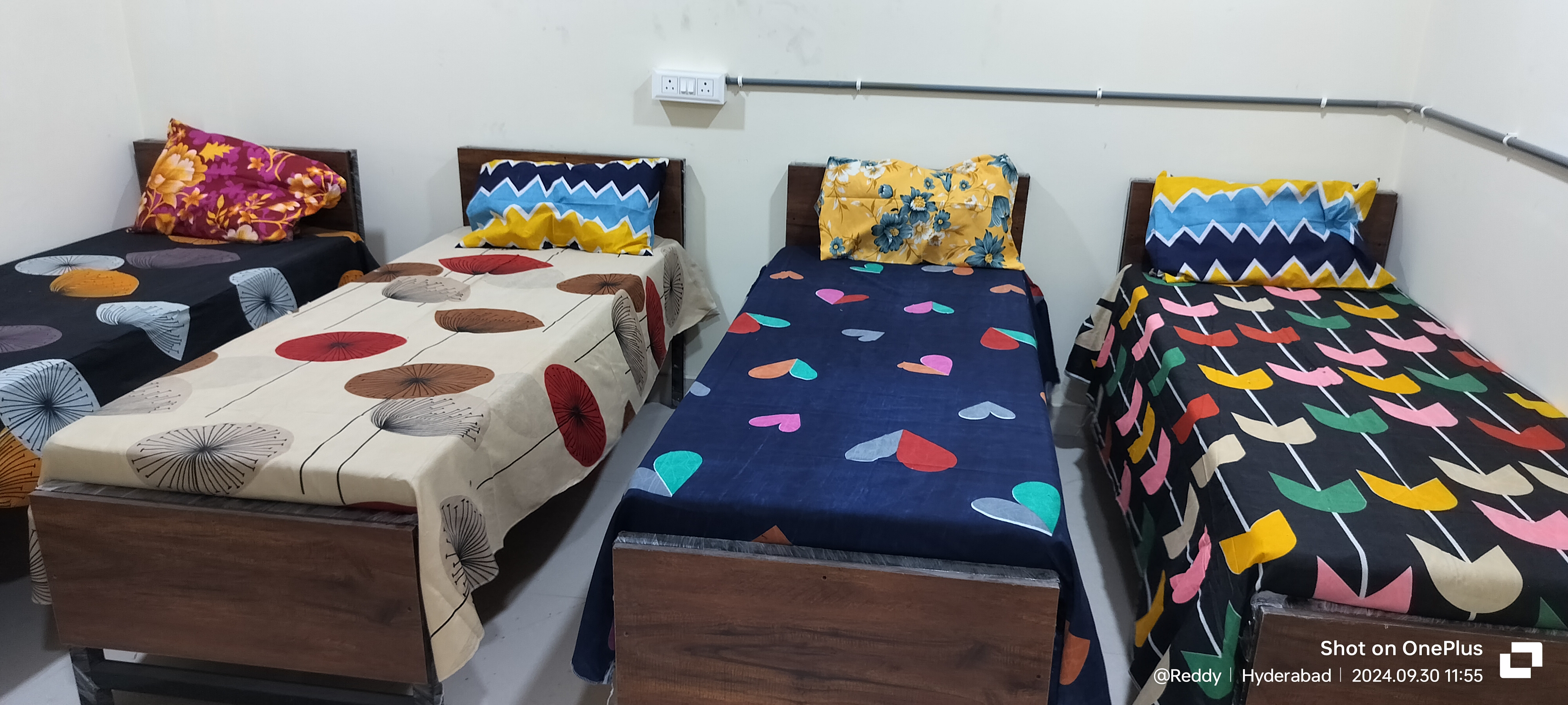 SR Luxury PG For Women's in Telangana, India,Find Paying Guest PG